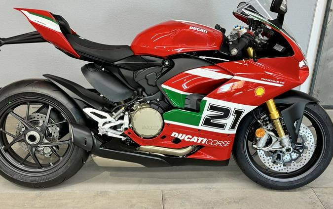 2025 Ducati Panigale V2 Bayliss 1st Championship