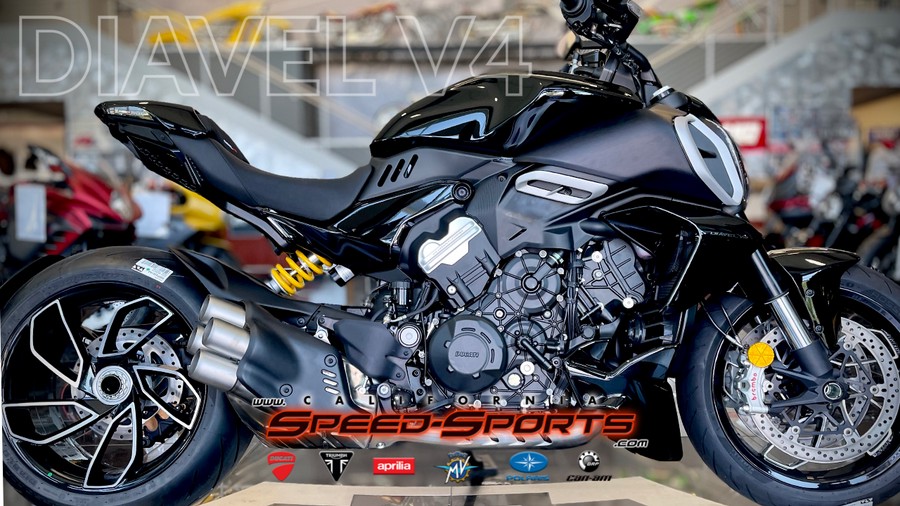 2023 Ducati Diavel V4 Thrilling Black