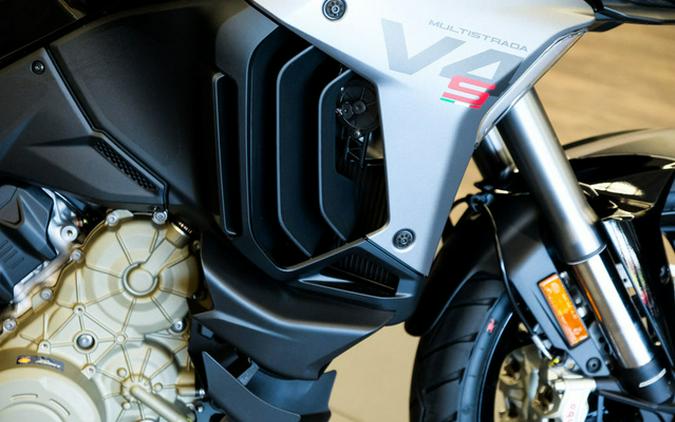 2026 Ducati Multistrada V4 S Travel & Radar Thrilling Black