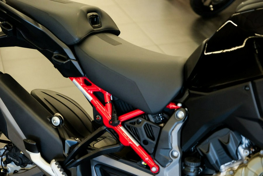 2026 Ducati Multistrada V4 S Travel & Radar Thrilling Black