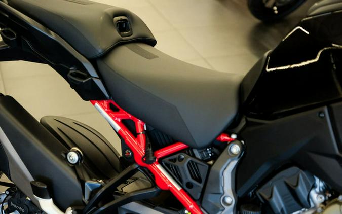 2026 Ducati Multistrada V4 S Travel & Radar Thrilling Black