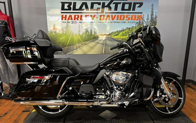 2025 Harley-Davidson® Street Glide™ Ultra VIVID BLACK W/ PINSTRIPE