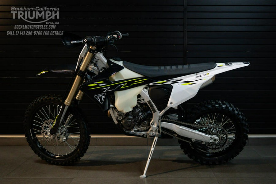 2026 Triumph TF 450-C Jet black/ Pure white