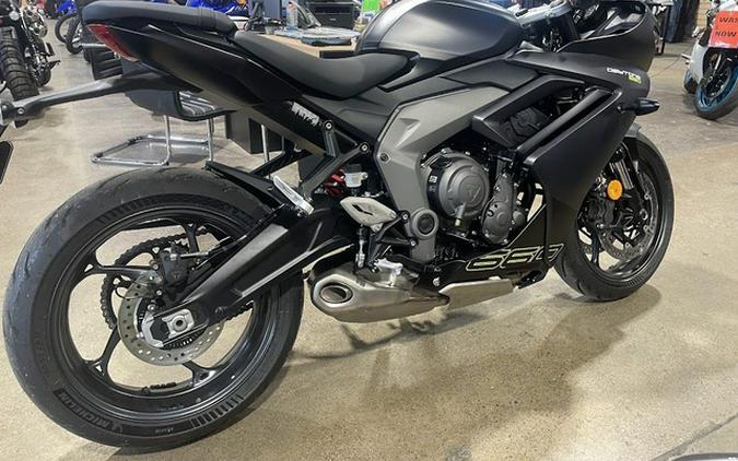 2025 Triumph Daytona 660 Satin Granite/Satin Black