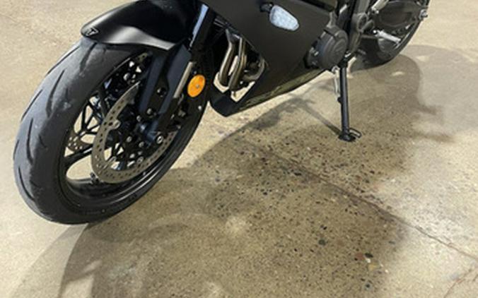 2025 Triumph Daytona 660 Satin Granite/Satin Black