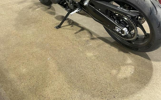 2025 Triumph Daytona 660 Satin Granite/Satin Black