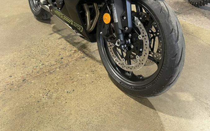2025 Triumph Daytona 660 Satin Granite/Satin Black