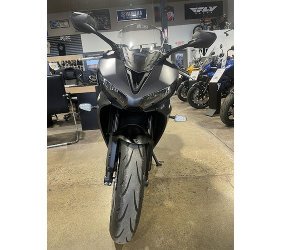 2025 Triumph Daytona 660 Satin Granite/Satin Black