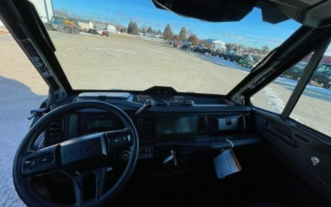 2026 Can-Am Defender MAX XT CAB HD11