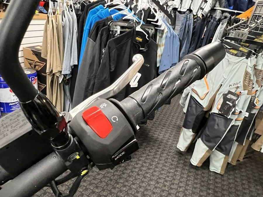 2024 Moto Guzzi V7 Stone