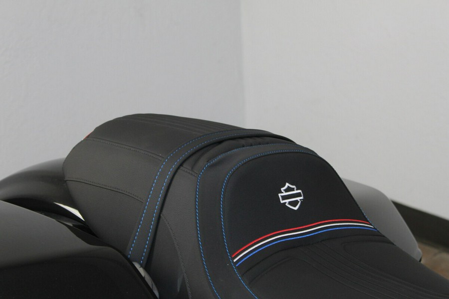 2026 Harley-Davidson® Street Glide® Midnight Ember