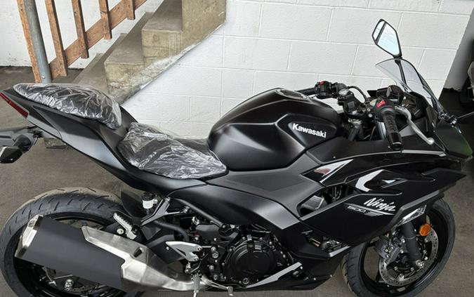 2026 Kawasaki EX500HTFNN