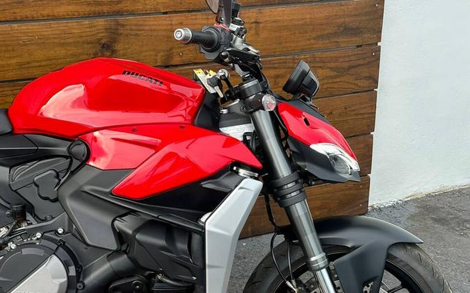 2022 Ducati Streetfighter V2
