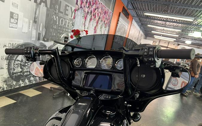 2022 Harley-Davidson Street Glide ST Vivid Black FLHXST