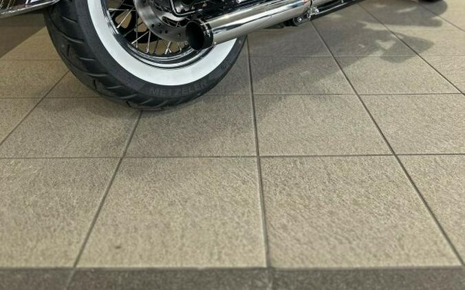 FLSTN 2017 Softail Deluxe! STUNNING BIKE. BEAUTIFUL CONDITION.