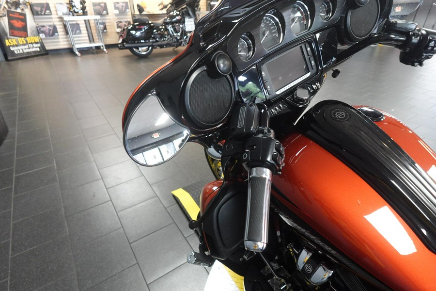 2017 Harley-Davidson CVO Street Glide FLHXSE