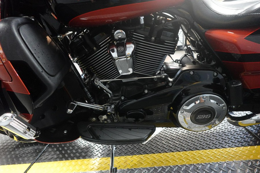 2017 Harley-Davidson CVO Street Glide FLHXSE