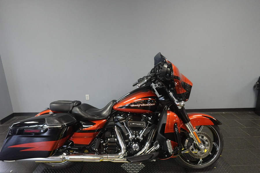 2017 Harley-Davidson CVO Street Glide FLHXSE
