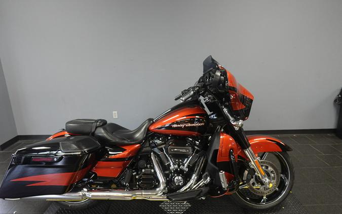 2017 Harley-Davidson CVO Street Glide FLHXSE