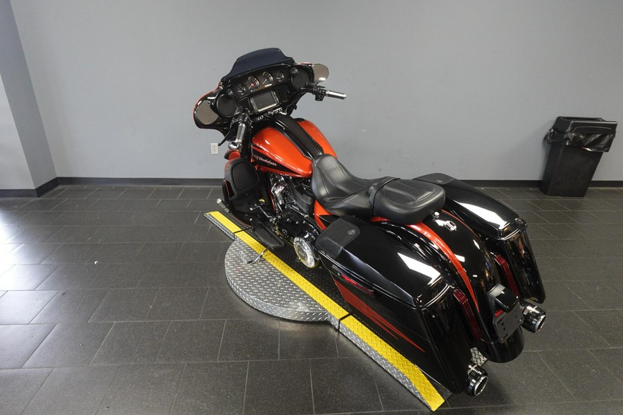2017 Harley-Davidson CVO Street Glide FLHXSE