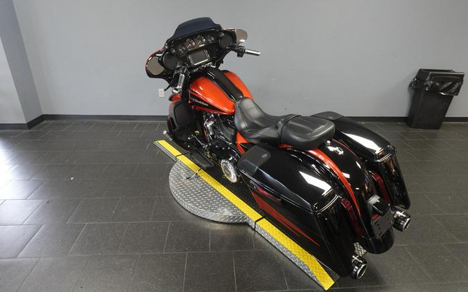 2017 Harley-Davidson CVO Street Glide FLHXSE