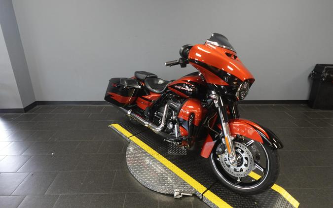 2017 Harley-Davidson CVO Street Glide FLHXSE