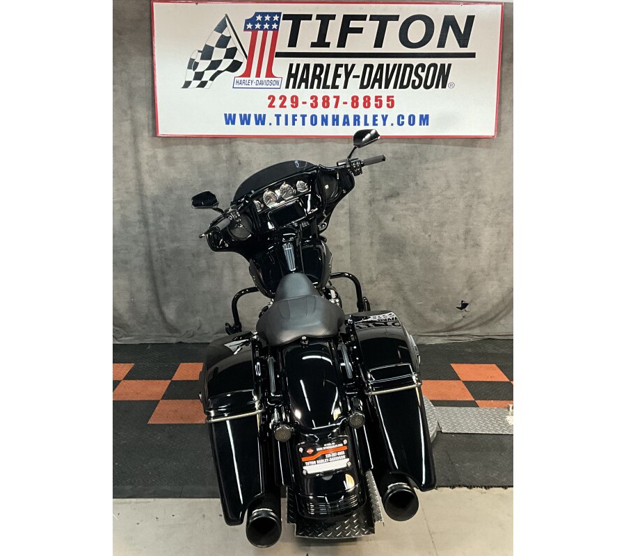 FLHXS 2019 Street Glide Special