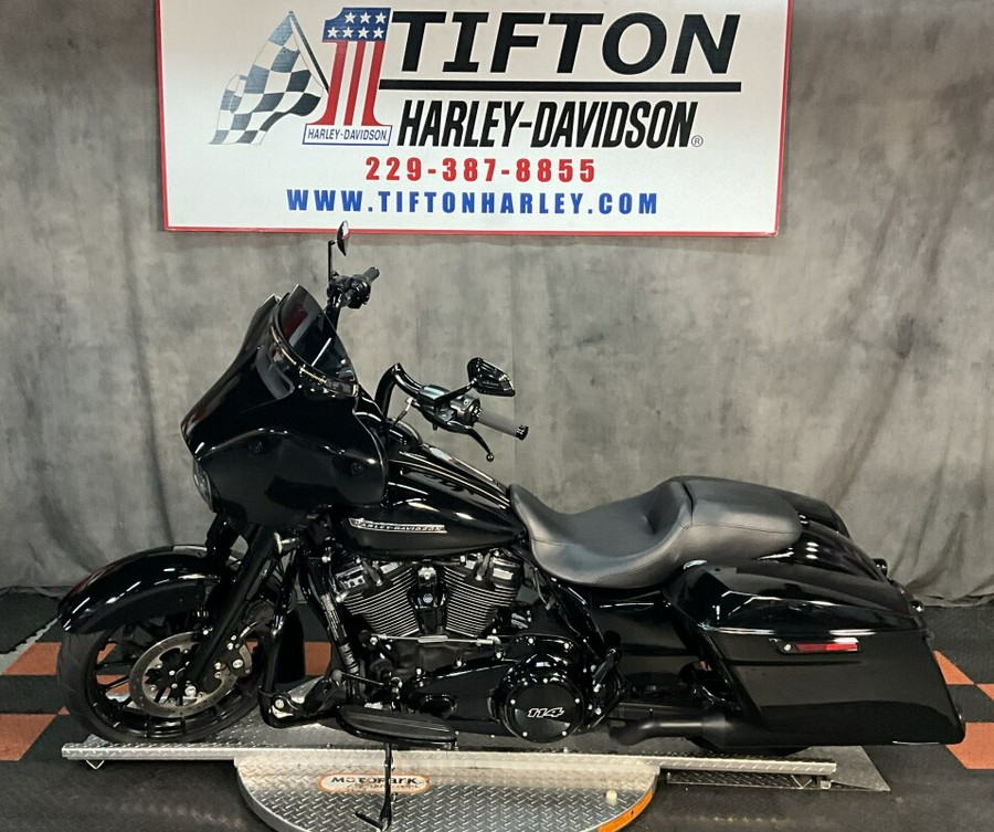 FLHXS 2019 Street Glide Special