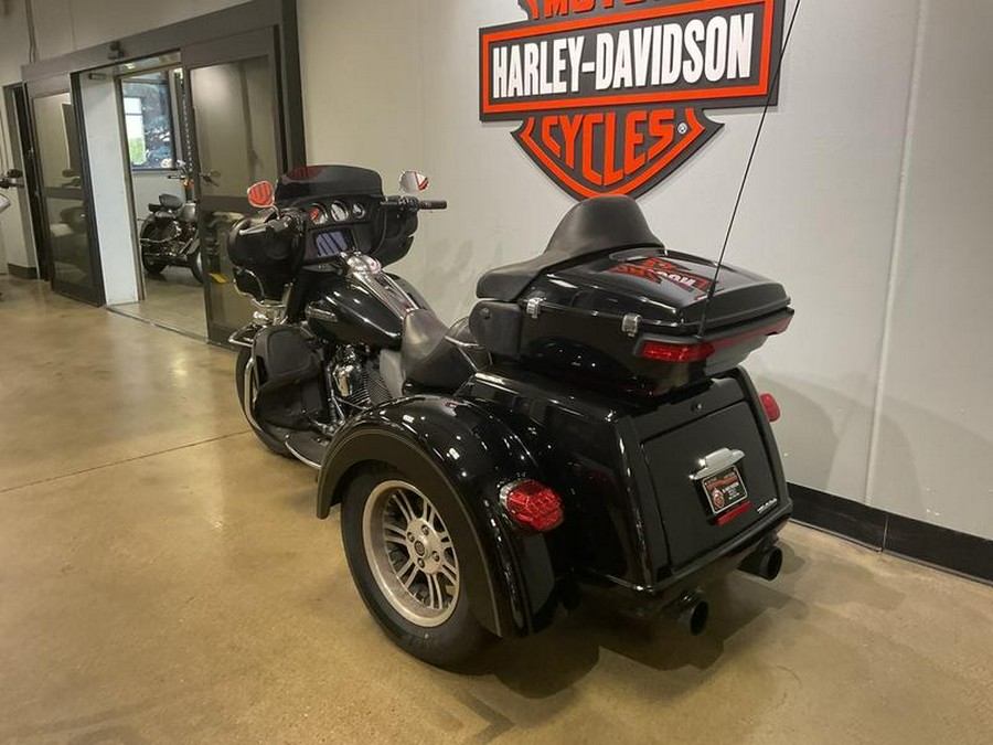 2019 Harley-Davidson® FLHTCUTG - Tri Glide® Ultra