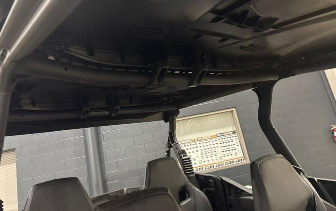 2025 Can-Am COMMANDER MAX XT 1000R -FIERY RED