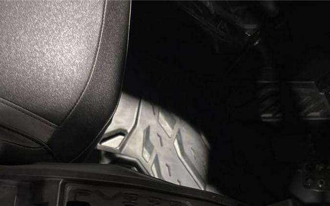 2025 Can-Am COMMANDER MAX XT 1000R -FIERY RED