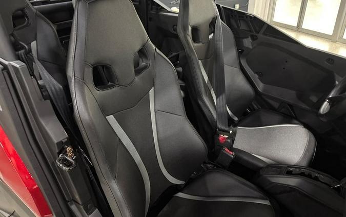 2025 Can-Am COMMANDER MAX XT 1000R -FIERY RED