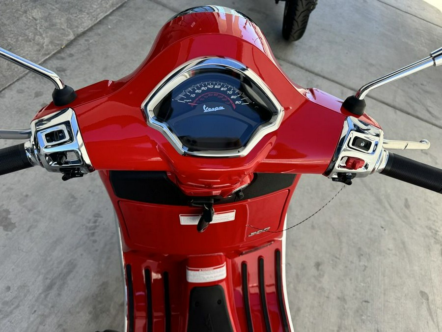 2024 Vespa GTS Super 300