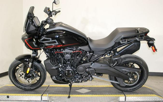 2026 Harley-Davidson® Pan America® 1250 ST