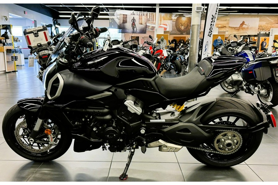 2023 Ducati Diavel V4 Thrilling Black