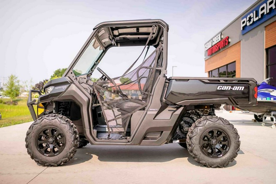 2024 Can-Am® Defender XT HD9