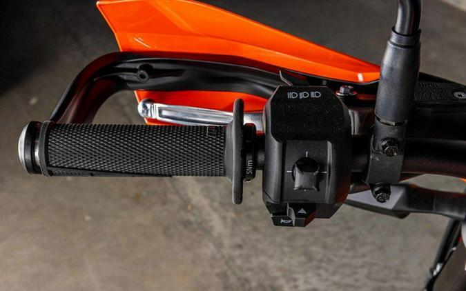 2026 KTM SMC 690 R