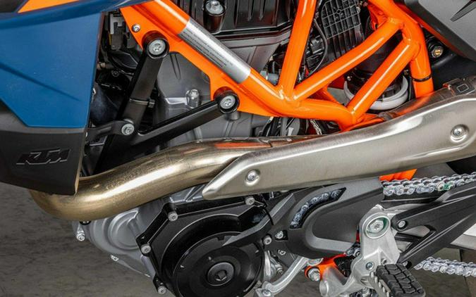 2026 KTM SMC 690 R