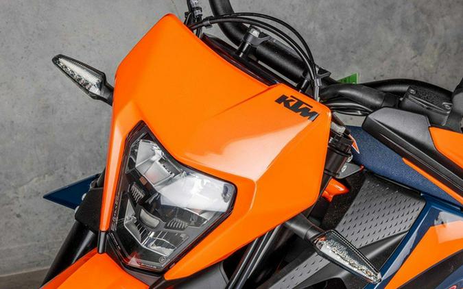 2026 KTM SMC 690 R
