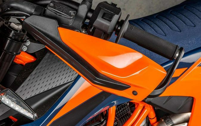 2026 KTM SMC 690 R