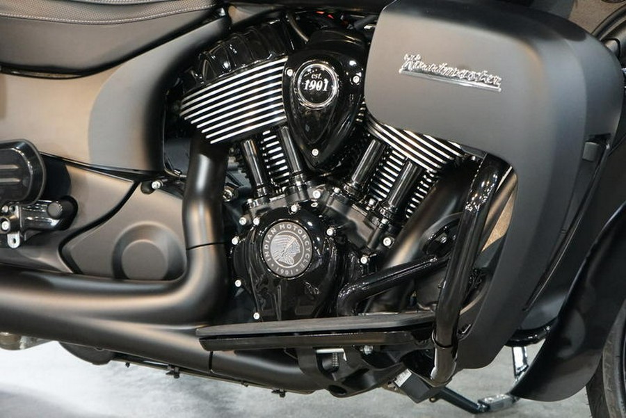 2023 Indian Motorcycle® Roadmaster® Dark Horse® Black Smoke