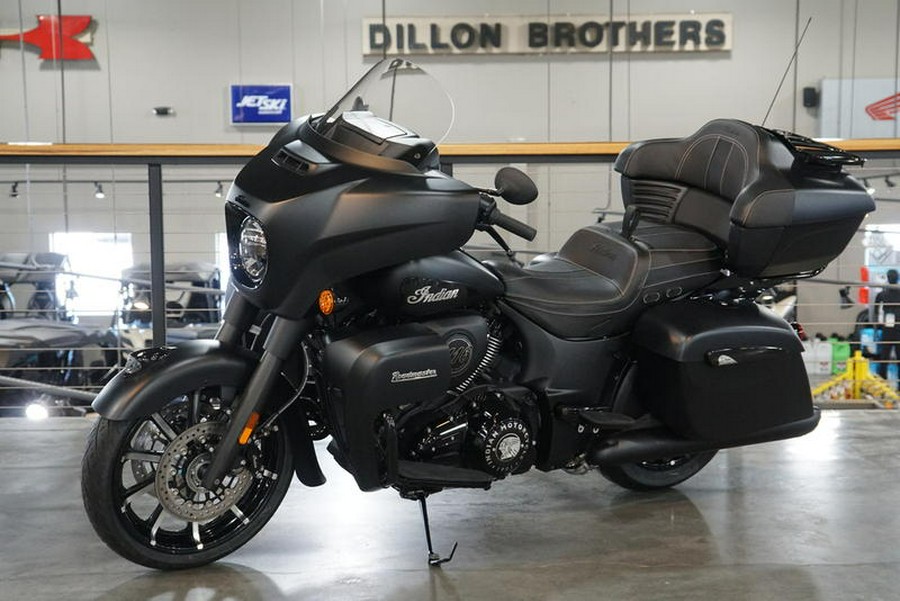 2023 Indian Motorcycle® Roadmaster® Dark Horse® Black Smoke