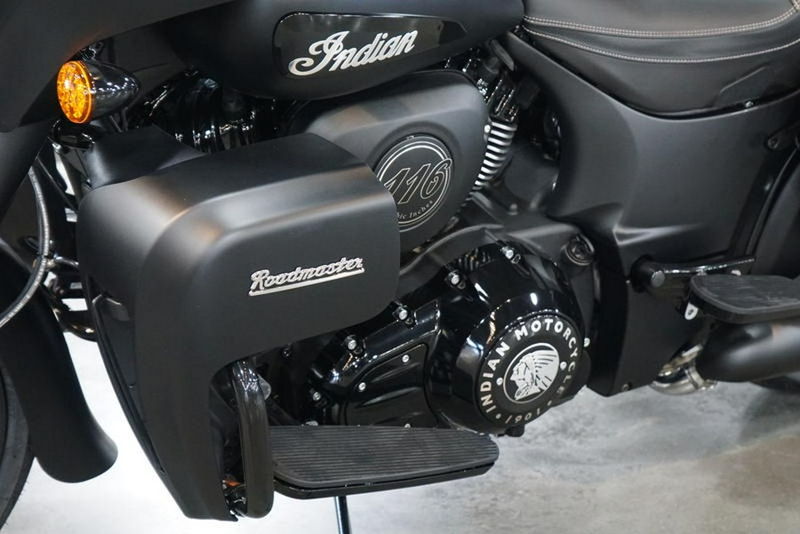 2023 Indian Motorcycle® Roadmaster® Dark Horse® Black Smoke