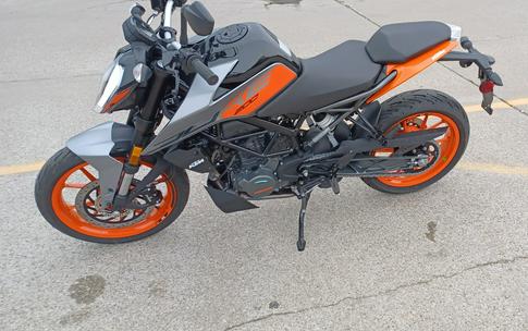 2023 KTM Duke 200