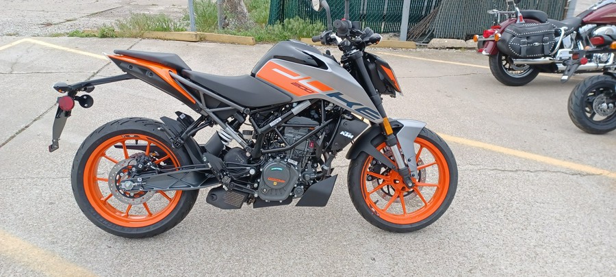 2023 KTM Duke 200