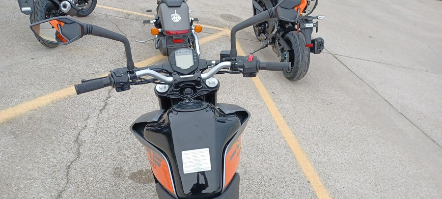 2023 KTM Duke 200