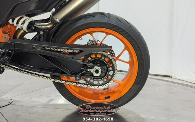 2022 KTM Duke 890 R