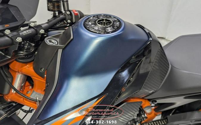 2022 KTM Duke 890 R