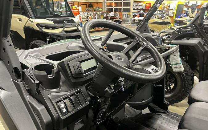 2026 Can-Am Defender 6X6 DPS HD10