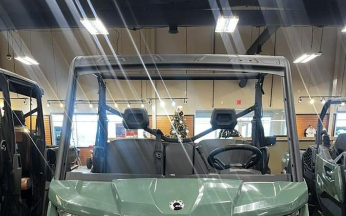 2026 Can-Am Defender 6X6 DPS HD10